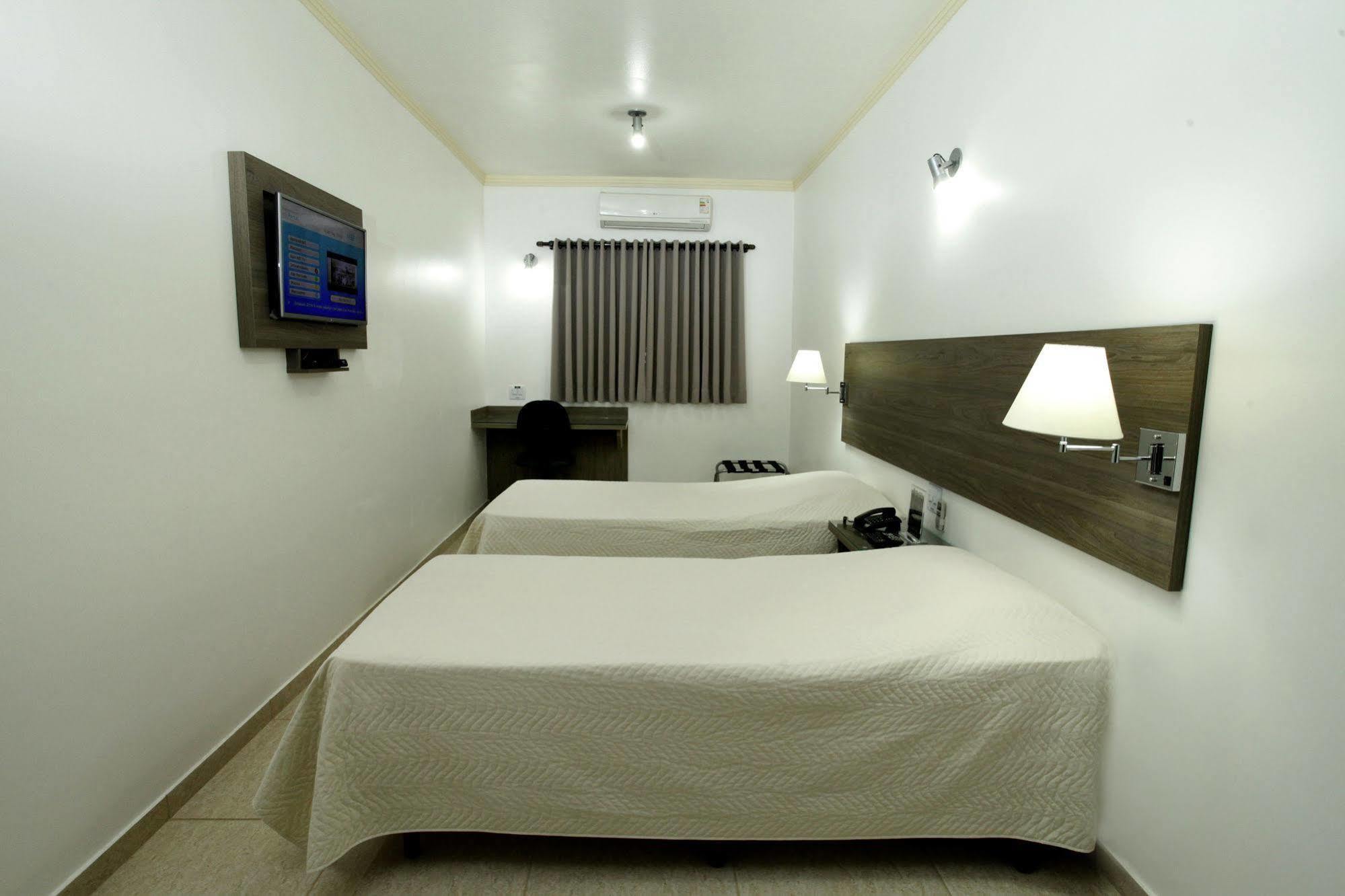 Indaia Hotel São Carlos エクステリア 写真