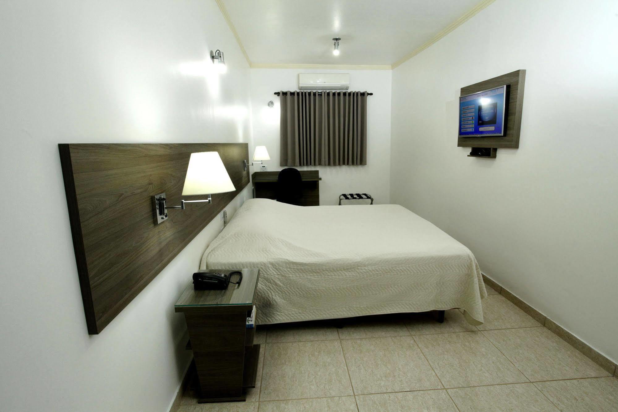 Indaia Hotel São Carlos エクステリア 写真