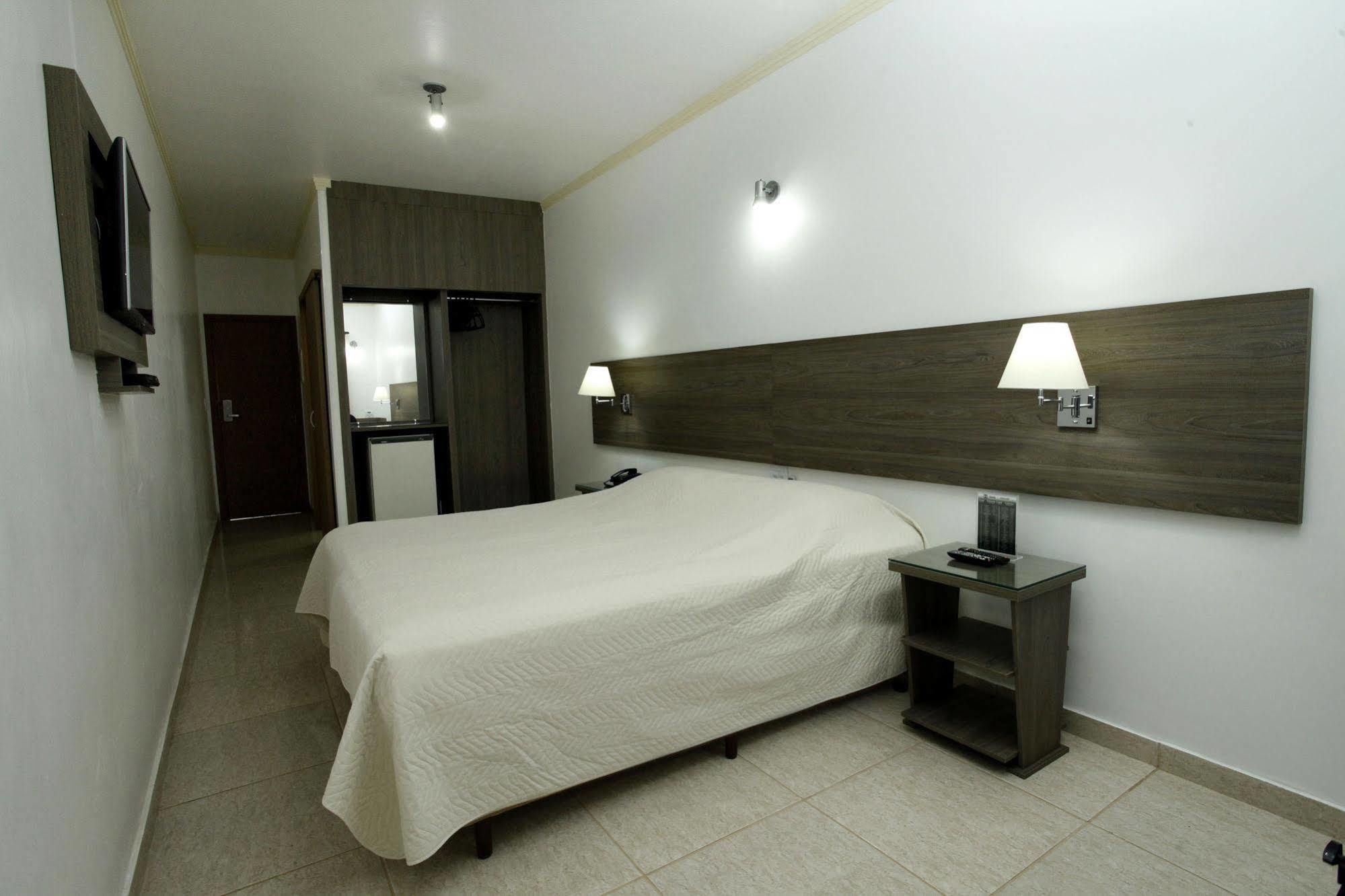 Indaia Hotel São Carlos エクステリア 写真