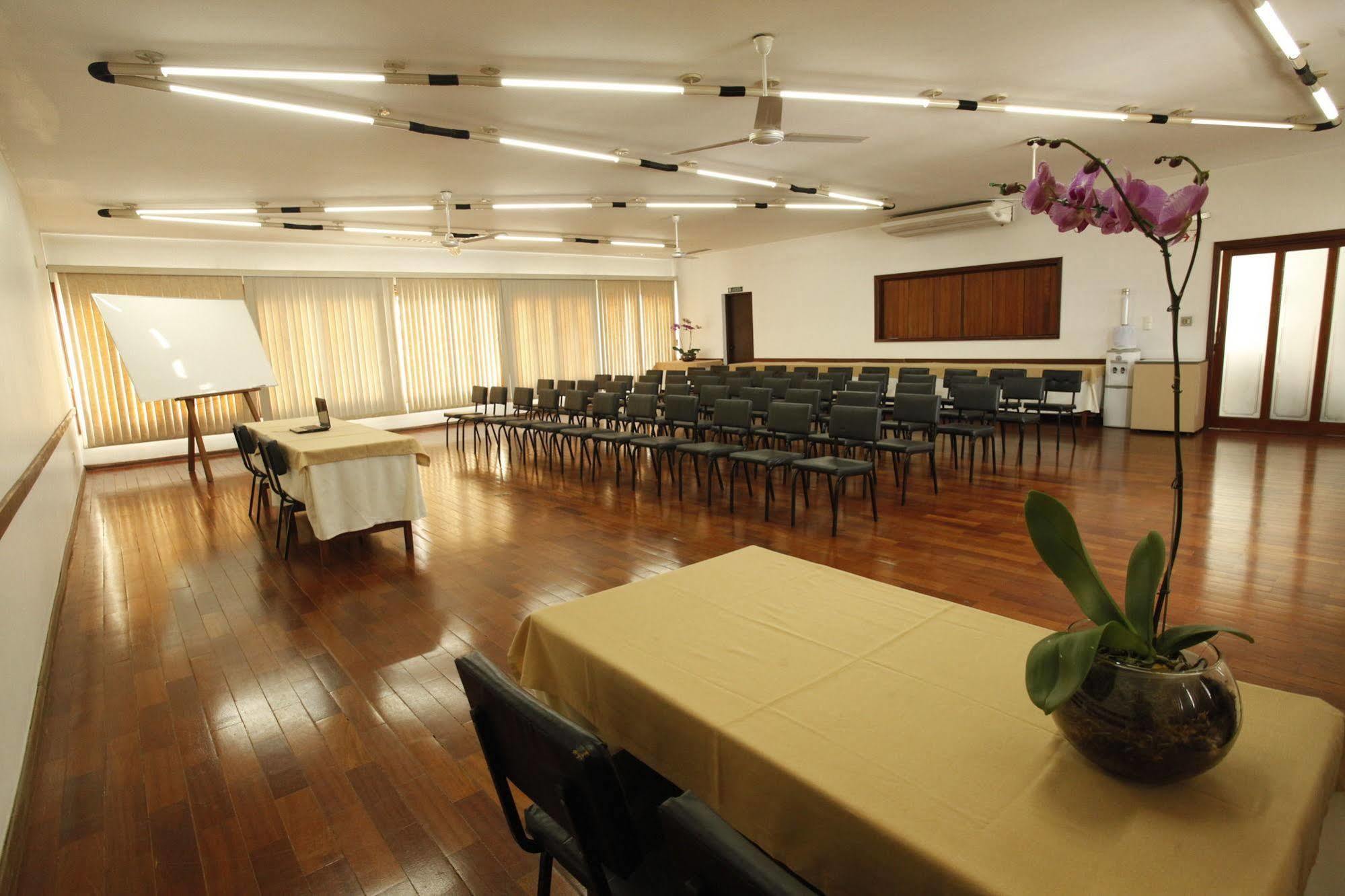 Indaia Hotel São Carlos エクステリア 写真
